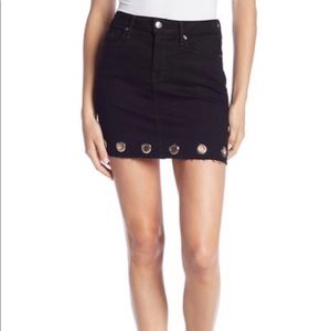 Good American black grommet skirt